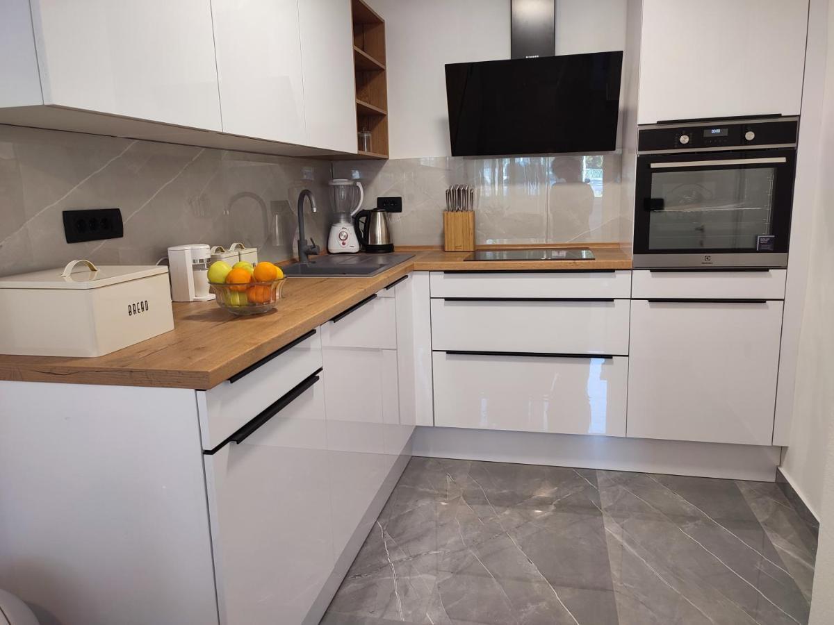 Kaštela Apartman Ivan מראה חיצוני תמונה