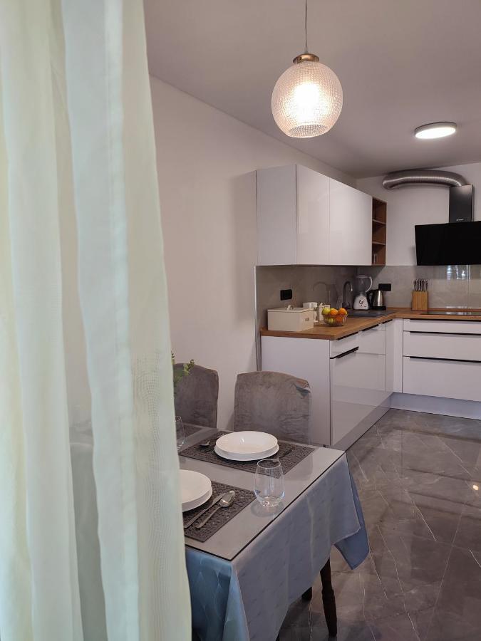Kaštela Apartman Ivan מראה חיצוני תמונה